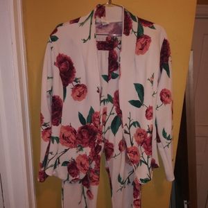 2 piece flowered pantsuit